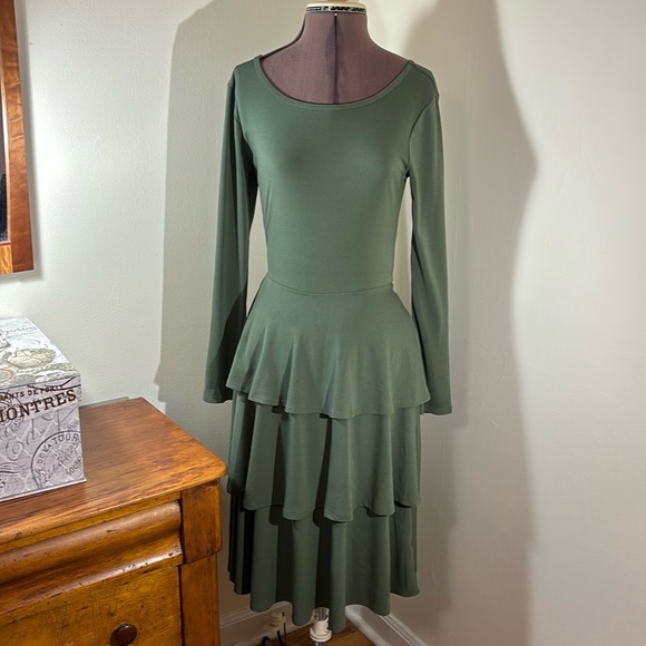 LuLaRoe Georgia Three Tiered Dress In Green Size S - Picture 1 of 7